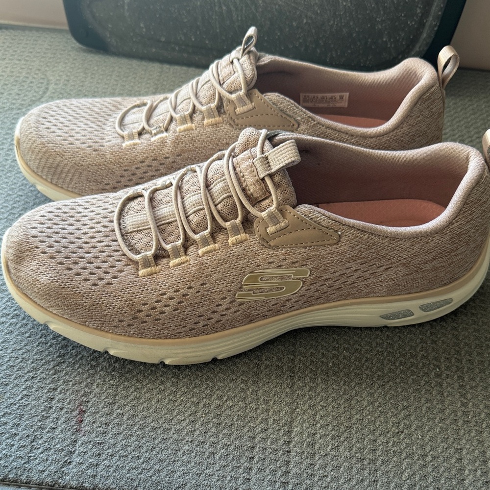 SKECHERS EMPIRE D'LUX LIVELY WIND MEMORY FOAM LIGHT PINK SLIP ON SHOES